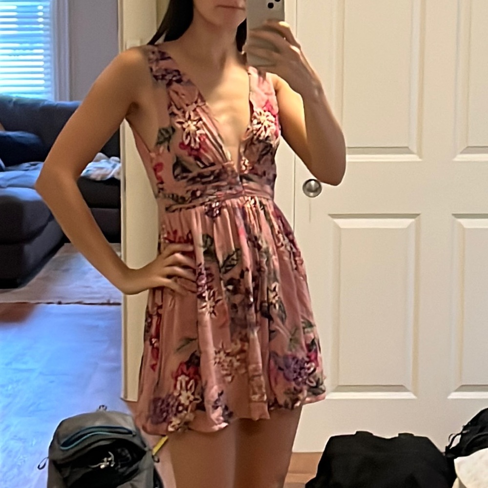 Floral mini v dress